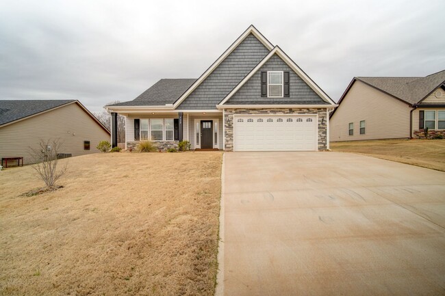 Building Photo - Wonderful Home On Large Lot, District 5 Schools