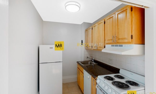 Building Photo - 398 Beacon St