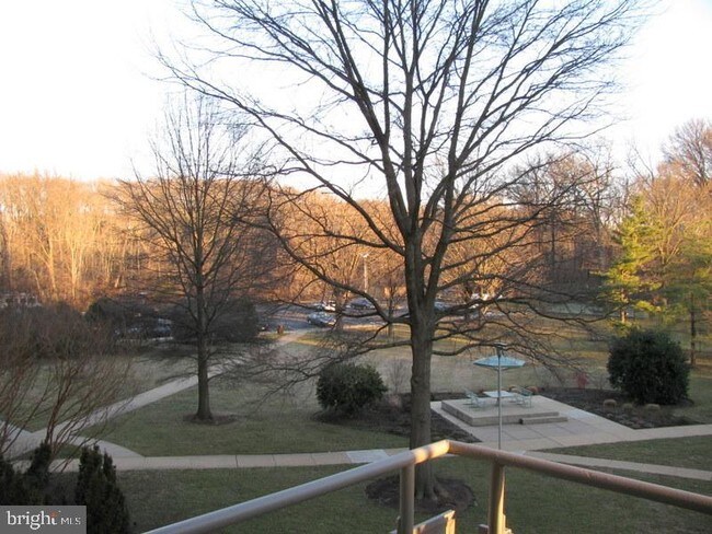 Building Photo - 6621 Wakefield Dr