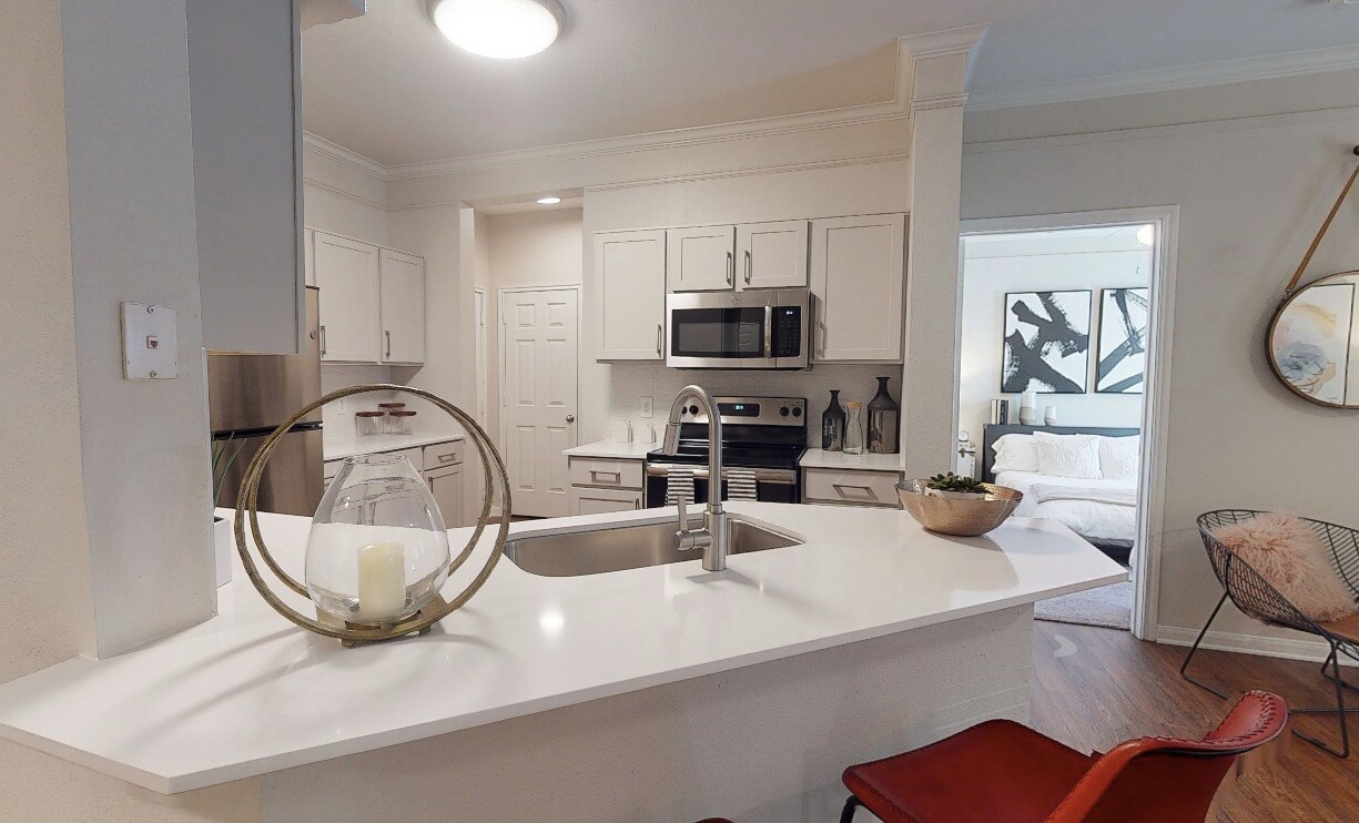 Primary Photo - Modern 1 Bed in Cypress — Great Amenities!