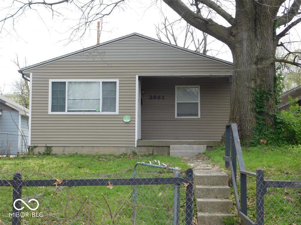 Primary Photo - 2861 Lasalle St