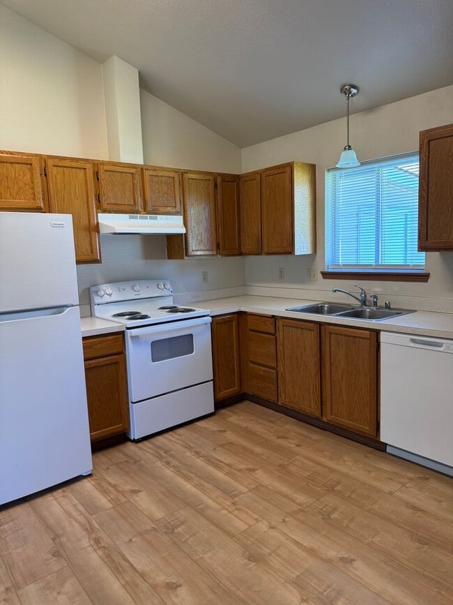 Building Photo - 1009 E 19th Ave