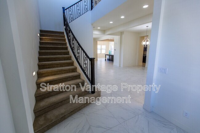 Building Photo - 4639 E Navigator Ln