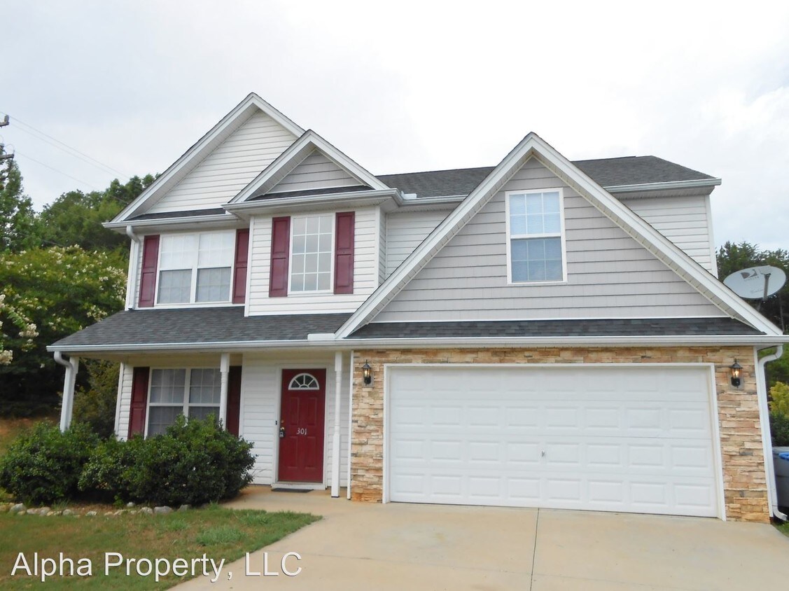 Primary Photo - 301 Carnahan Dr