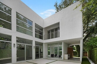 Building Photo - 5720 SW 24th St