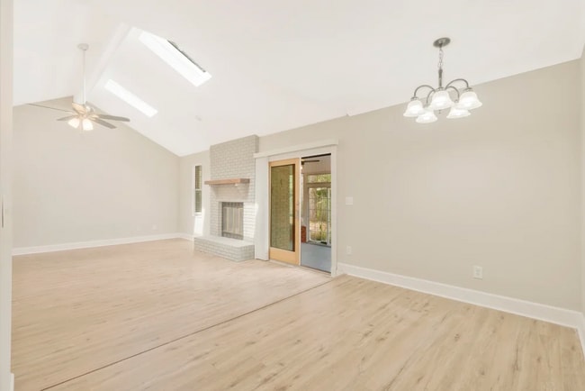 Building Photo - 2244 Staggerbush Dr