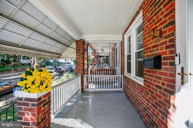 Photo - 1618 D St NE Townhome
