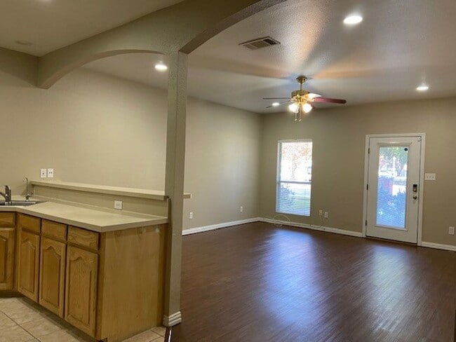 Foto del edificio - 300-306 East Main Street