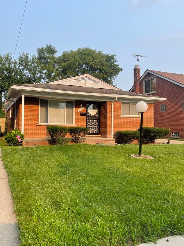 Primary Photo - 8120 Appoline St