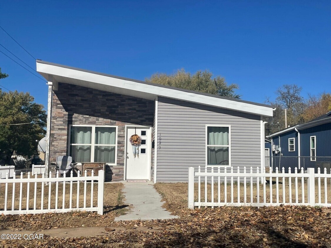Foto principal - 1029 Crow St