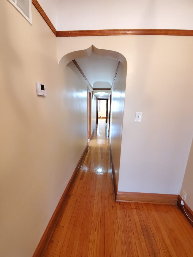 Foto del edificio - 6322 N Mozart St