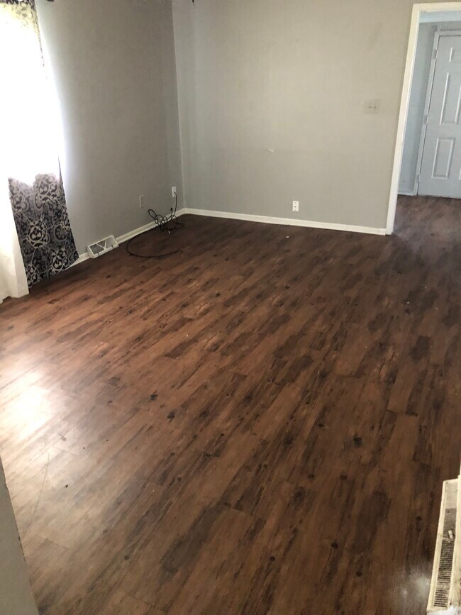 Building Photo - 2805 Scott Ave