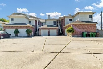 Building Photo - 305 Rawhide Loop