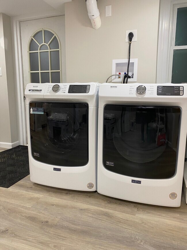 540 Jewett Ave Unit Private Apt., Bridgeport, CT 06606 Apartments in