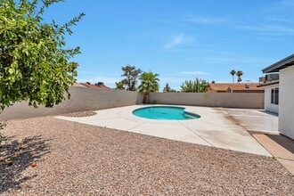 Building Photo - 906 W Colgate Dr