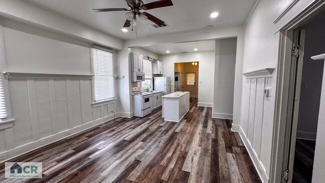 Foto del edificio - University Area 4bd/2ba With Private Backyard!