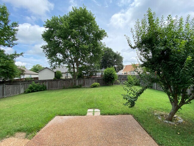 Foto del edificio - 4 Bedroom home in popular Fieldstone Farms...