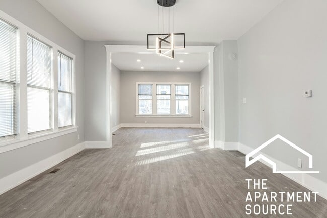 Photo - 2659 W Homer St