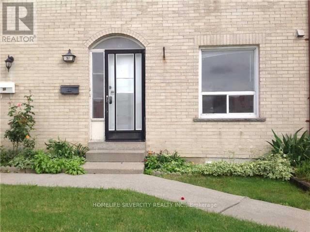 Photo principale - 7440-7440 Goreway Dr