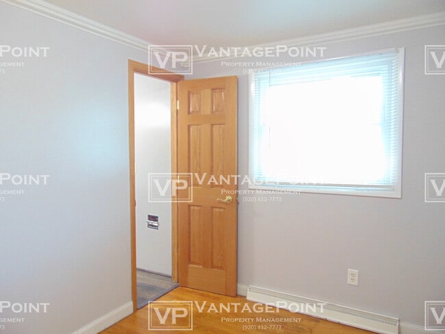 Building Photo - 1015 Shadow Ln