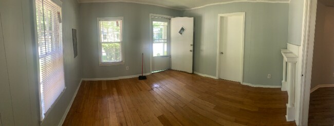 Building Photo - 249 Shuler St