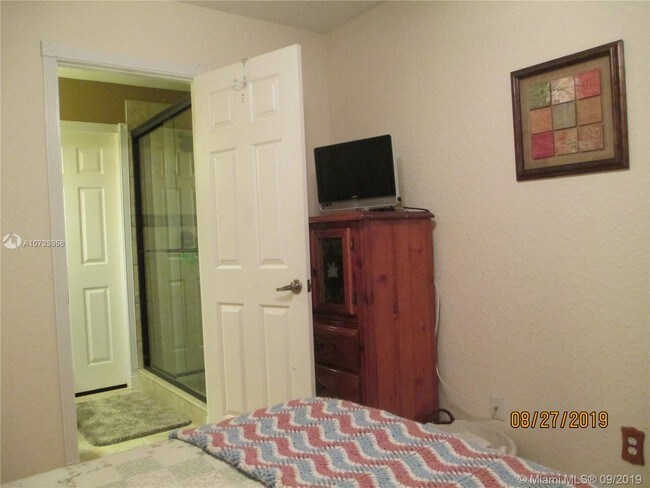 Foto del edificio - 630 NW 107th Ave