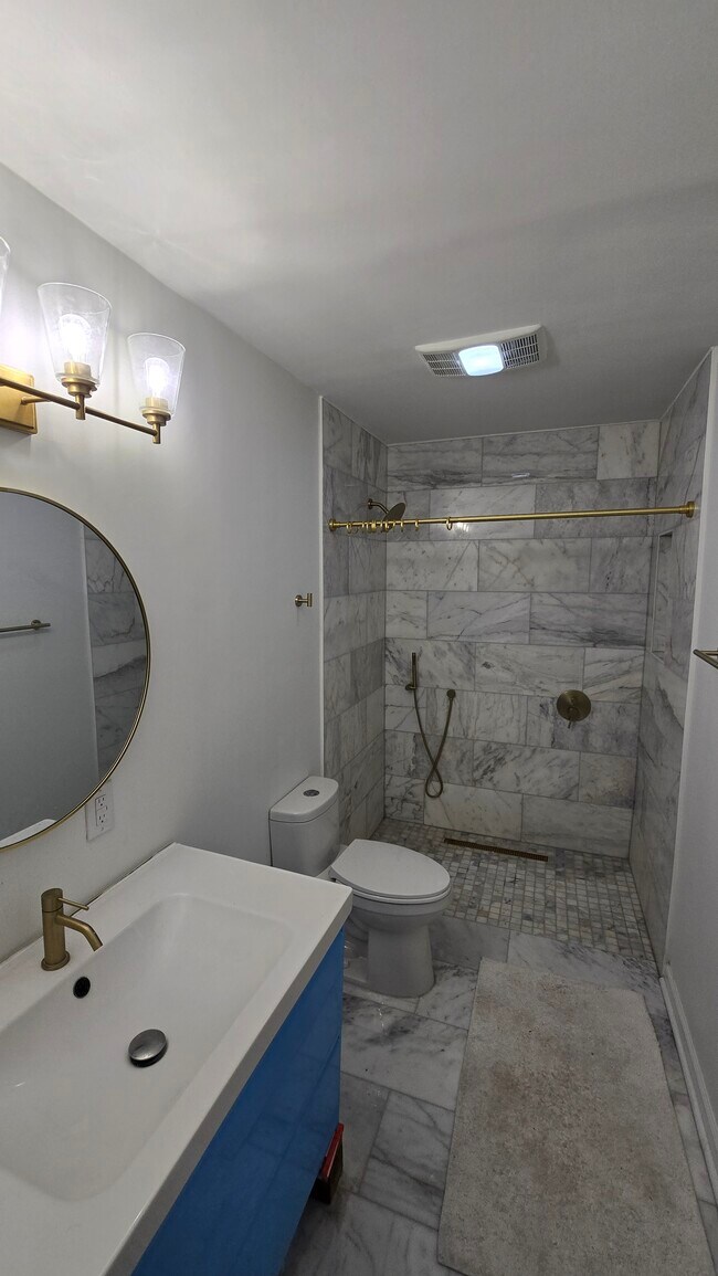 Foto del edificio - 284 W Central Park St