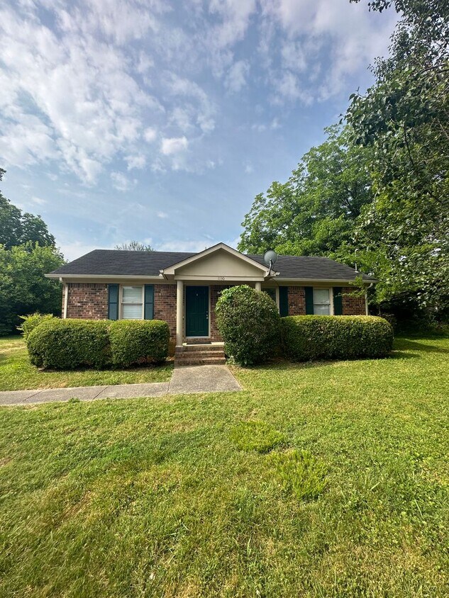 Cute 2 Bed 2.5 Bath House Near MTSU! - Cute 2 Bed 2.5 Bath House Near MTSU!