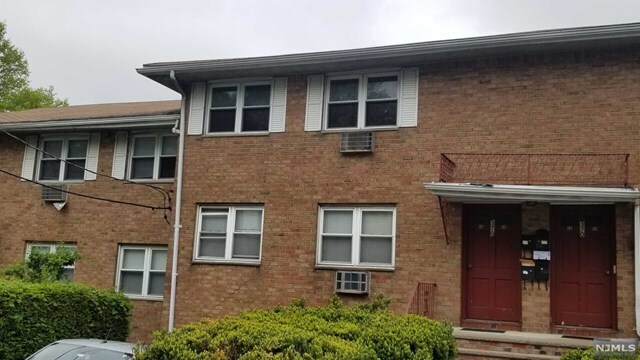 Primary Photo - 370 Northwood Way