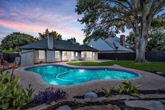 Building Photo - 3354 Summerfield Dr