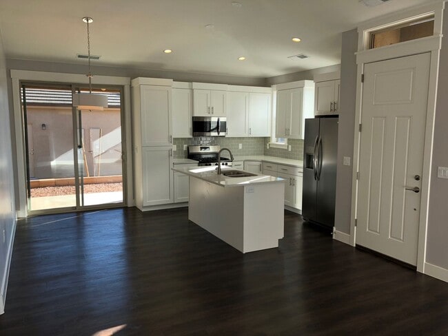 Building Photo - SANTA CLARA BEAUTY!