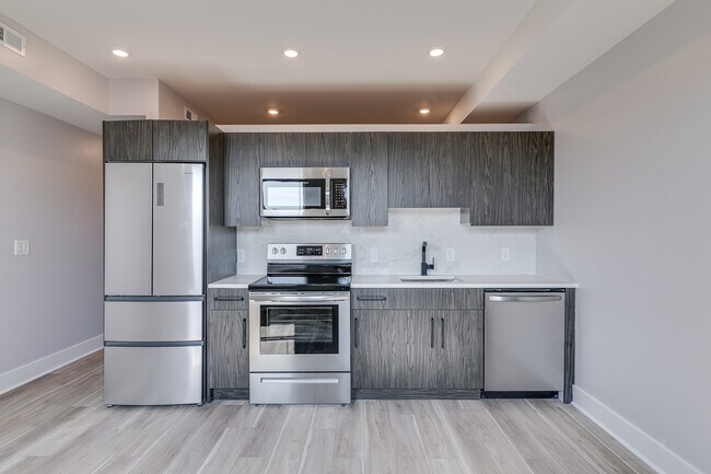 Building Photo - 811 N 40th St