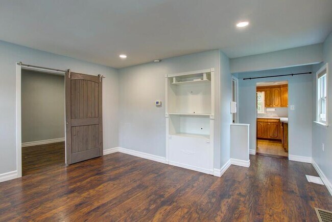 Building Photo - 433 Hillside Ave