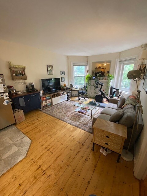 Foto principal - 1075 Beacon St