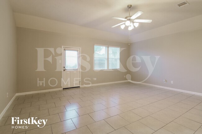 Foto del edificio - 7807 Jarrod Way
