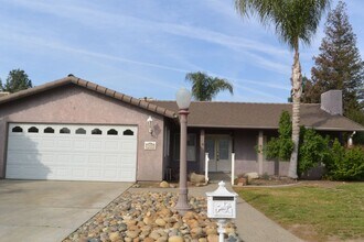 Building Photo - 1809 S Julieann Ct