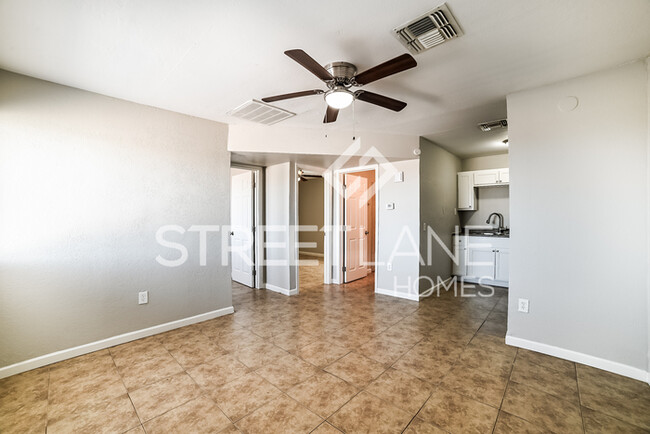 Building Photo - Charming 2 Bedroom in Phoenix!