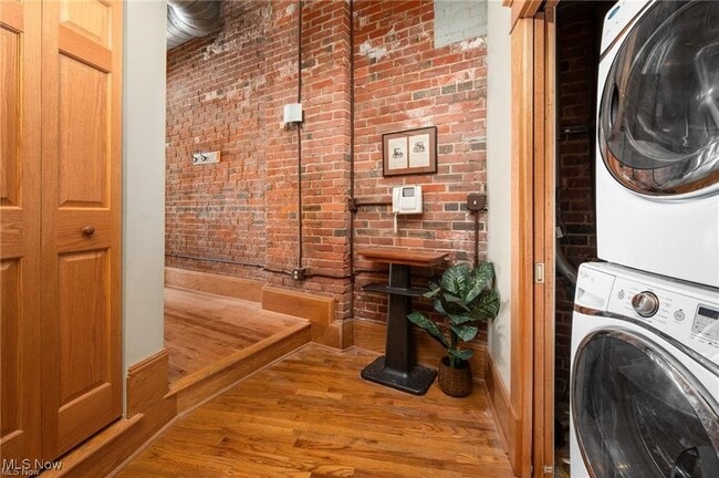 Building Photo - 1667 E 40th St