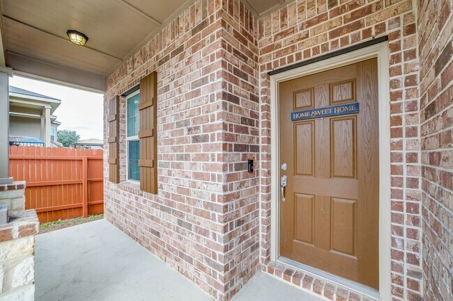 Foto del edificio - UPDATED SINGLE-STORY HOME IN WOLF CREEK SUBDIVISION