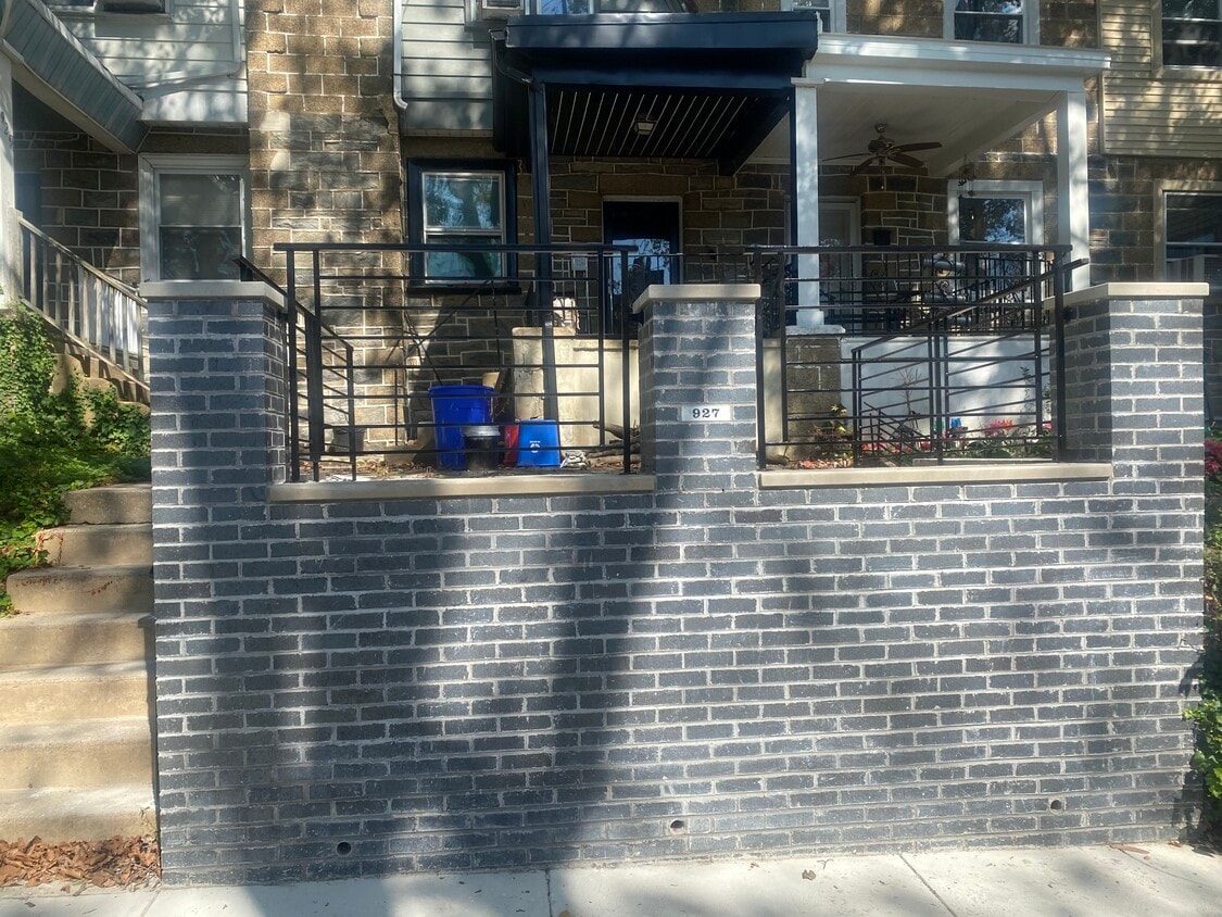 Building Photo - 927 Flanders Rd