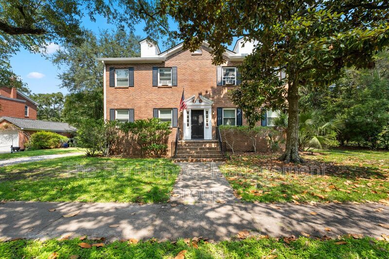 Foto principal - 54 Beverly Rd