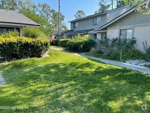 Building Photo - 7701 Baymeadows Cir W