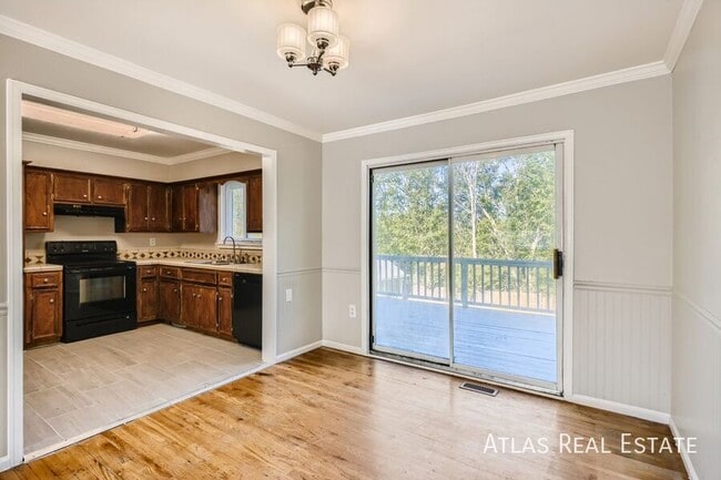 Building Photo - 538 Raemar Cir