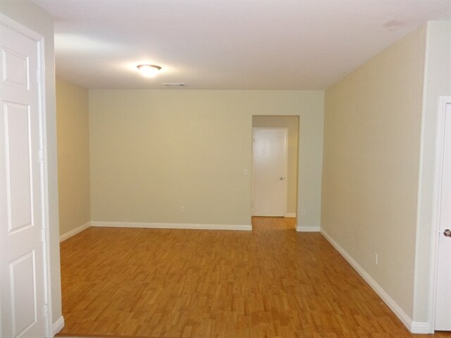 Building Photo - 8211 Ridgegate Ct