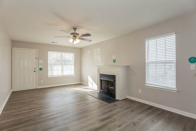 Foto del edificio - 6819 Jamison Ln