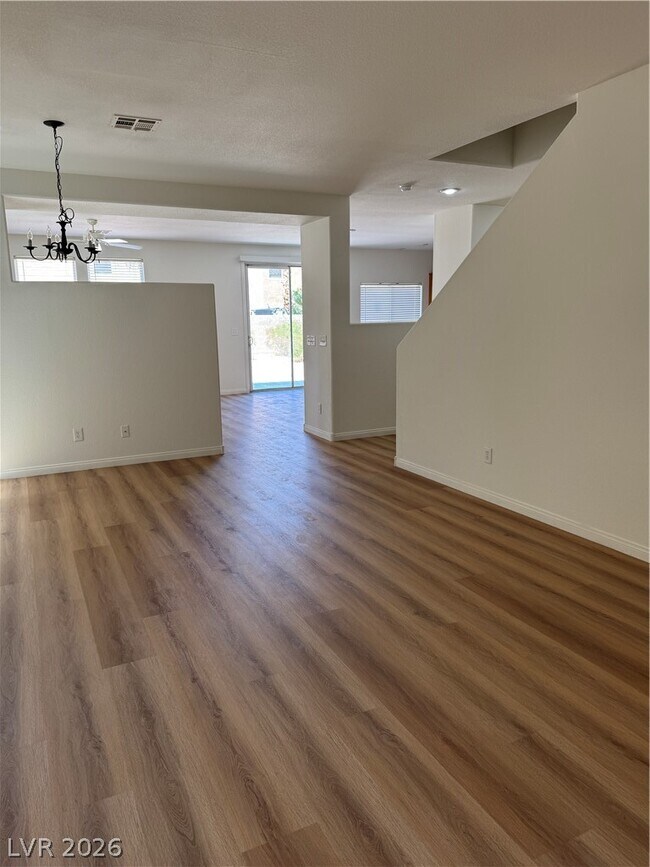 Foto del edificio - 3308 Barada Heights Ave