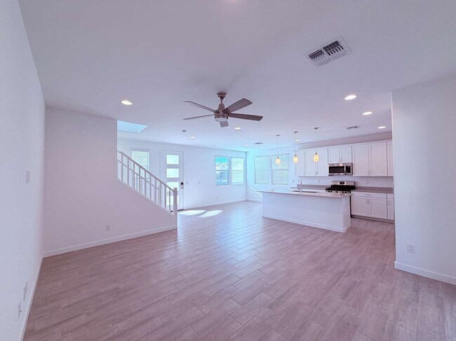 Foto del edificio - 10126 E Ulysses Ave