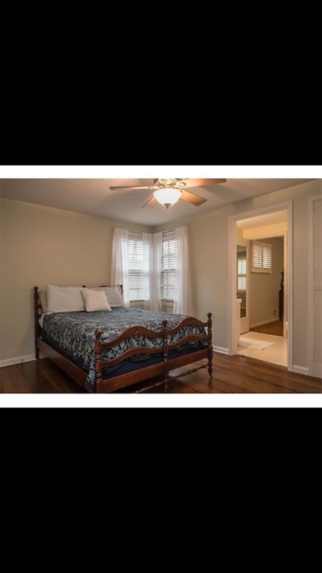 Foto del edificio - 2711 W 71st Terrace