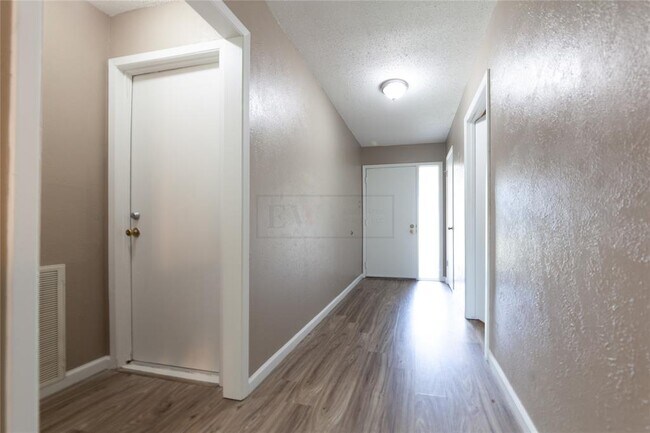 Building Photo - 22403 Deville Dr
