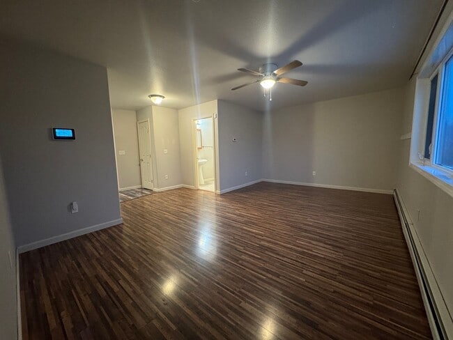 Foto del edificio - 2 story 3 bd 1.5 bath townhouse in Lavelle...